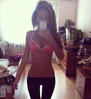 Meet Danielle (19) | New York Adult Dating Profile