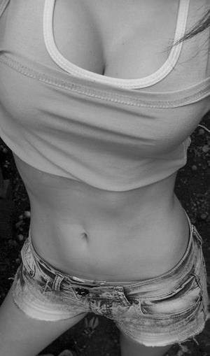 Kacey, 26 from Washington | Older Men and Younger Women Dating