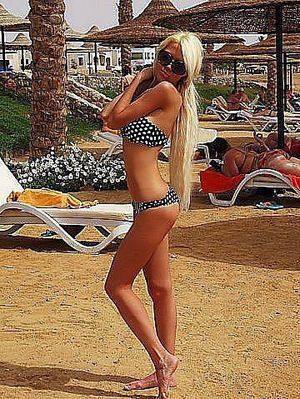 Local New York Profile: Emely (27) | Older Men Welcome