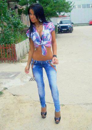 Chat with Erica (29) | California Hookups Available Now