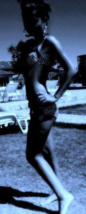 Adult dating profile photo of Eleanor (28) in Fowler, CA