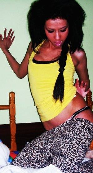 Chat with Monica (19) | Arizona Hookups Available Now