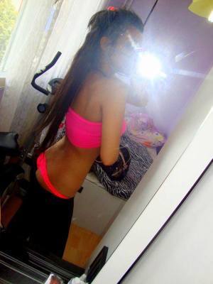 Chat with Tessa (18) | New Hampshire Hookups Available Now