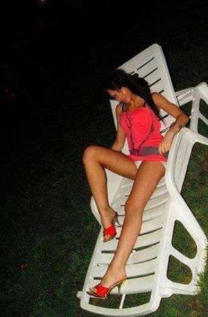 Meet Hollie (29) from Nevada | Same-Night Dating