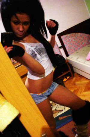 Chat with Helena (19) | Quebec Hookups Available Now