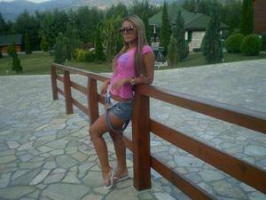 Meet Naomi (21) from Puerto Rico | Same-Night Dating