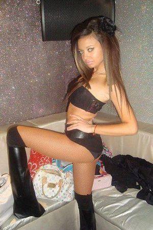 Chat with Tiana (21) | Quebec Hookups Available Now