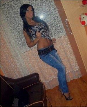 Meet Esperanza (21) from California | Same-Night Dating