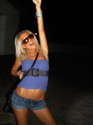 Dating profile image of Dana, age 20, Toronto, ONT