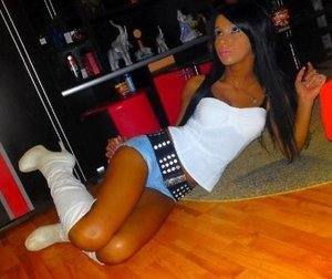 Chat with Alex (22) | Indiana Hookups Available Now