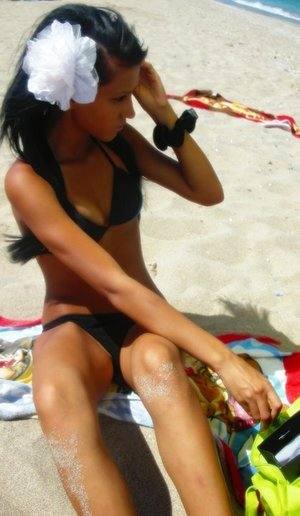 Meet Aleena (26) from Ontario | Same-Night Dating