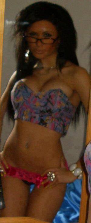 Meet Briana (18) from Tennessee | Same-Night Dating