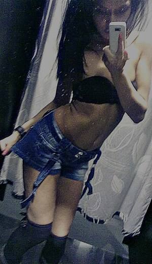 Chat with Aaliyah (19) | Texas Hookups Available Now