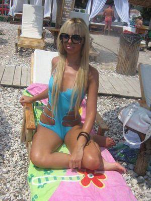 Chat with Sara (23) | California Hookups Available Now