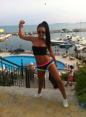 Chat with Alaina (23) | Washington Hookups Available Now