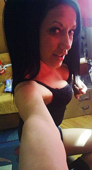 Chat with Elena (23) | Colorado Hookups Available Now