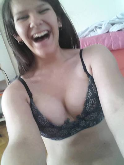 Chat with Domonique (22) | British Colombia Hookups Available Now