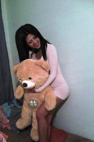 Chat with Cayla (27) | Ontario Hookups Available Now