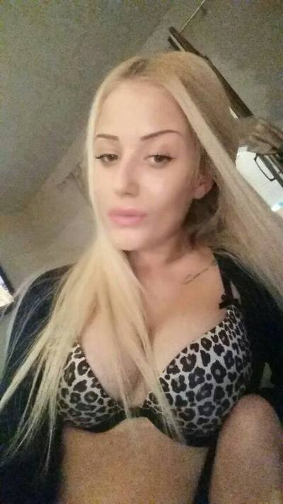 Chat with Ashlee (23) | Arizona Hookups Available Now