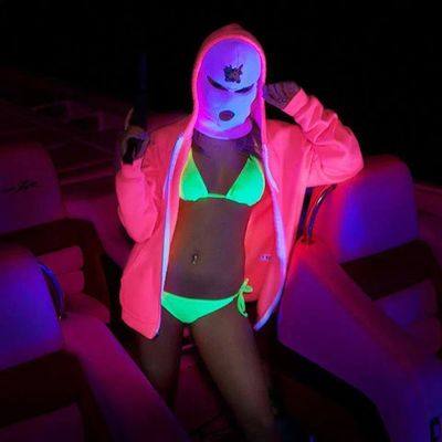 Chat with Amina (28) | Illinois Hookups Available Now