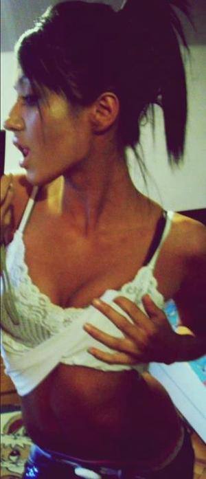 Meet Felisha (21) from South Carolina | Same-Night Dating