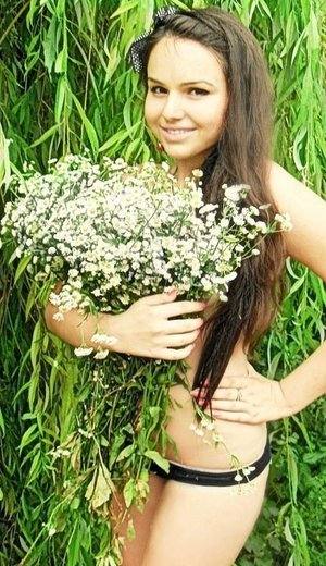 Chat with Cynthia (22) | Nevada Hookups Available Now