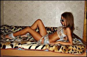 Meet Alma (19) from Illinois | Same-Night Dating