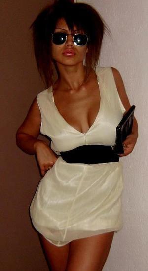 Gabriel from New York is looking for adult webcam chat