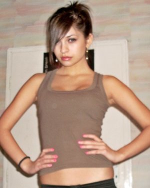 Avelina from  is interested in nsa sex with a nice, young man