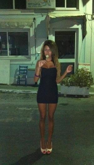 Perla from Pennsylvania is looking for adult webcam chat