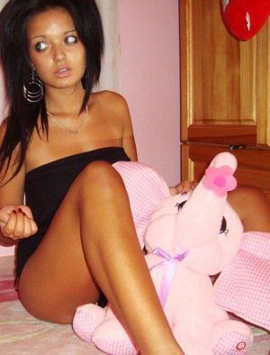 Ella from Alamogordo, New Mexico is looking for adult webcam chat