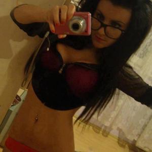 Gussie from Meridianville, Alabama is looking for adult webcam chat