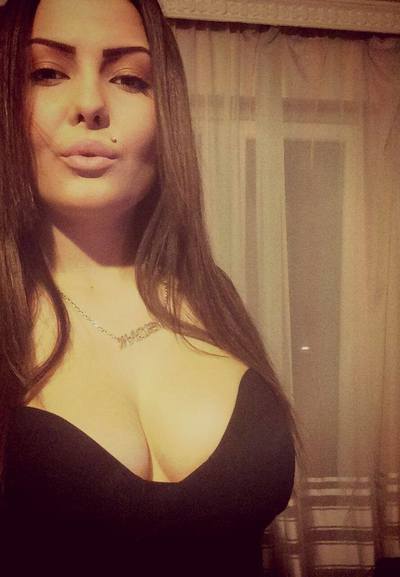 Justina from Wisconsin is looking for adult webcam chat