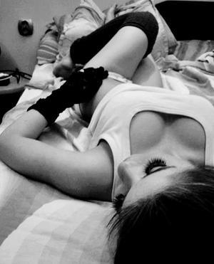 Charlotte from Illinois is interested in nsa sex with a nice, young man