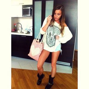 Emilia from New York is looking for adult webcam chat