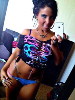 Tressie from Utah is looking for adult webcam chat