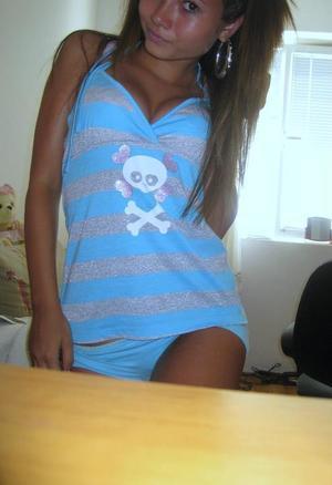 Looking for local cheaters? Take Danielle from Florida home with you