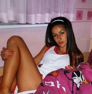 Looking for girls down to fuck? Raven from Arizona is your girl