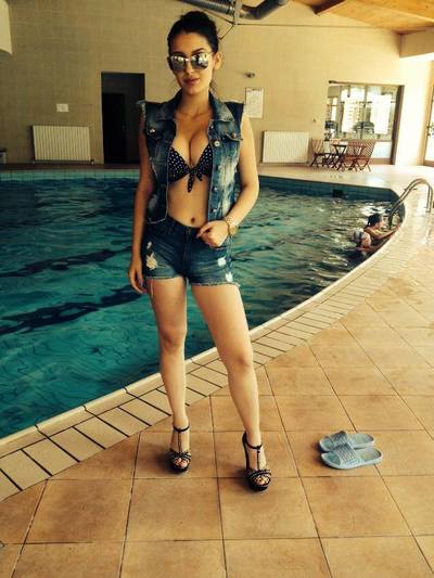 Looking for local cheaters? Take Lainey from Arizona home with you