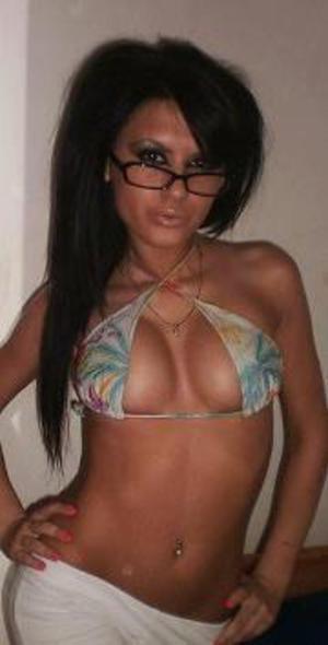 Sunni from Bellevue, Idaho is looking for adult webcam chat