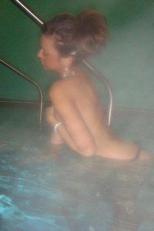 Mercedes from Illinois is looking for adult webcam chat