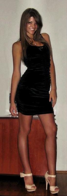 Escorts like Simone are down to fuck you now!