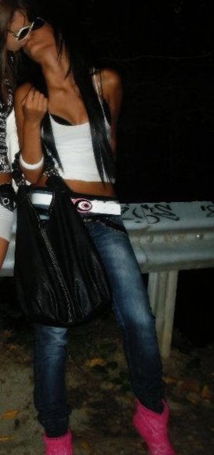 Leticia from Georgia is looking for adult webcam chat