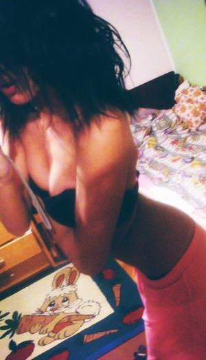 Jacklyn from Cuba, Kansas is looking for adult webcam chat