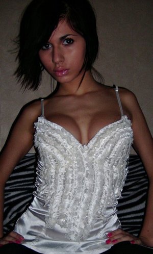 Claire from Florida is looking for adult webcam chat