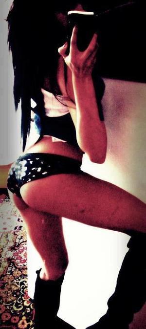 Asha from Florida is looking for adult webcam chat