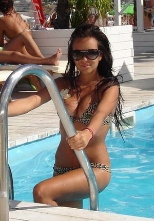Jolie is a cheater looking for a guy like you!