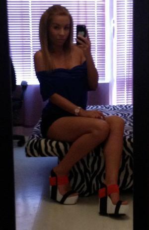 Leonarda from Aurora, Missouri is interested in nsa sex with a nice, young man