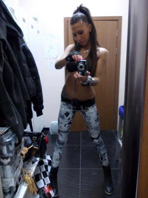 Looking for local cheaters? Take Thalia from Florida home with you