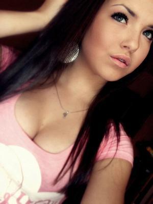Corazon from Swansboro, North Carolina is looking for adult webcam chat